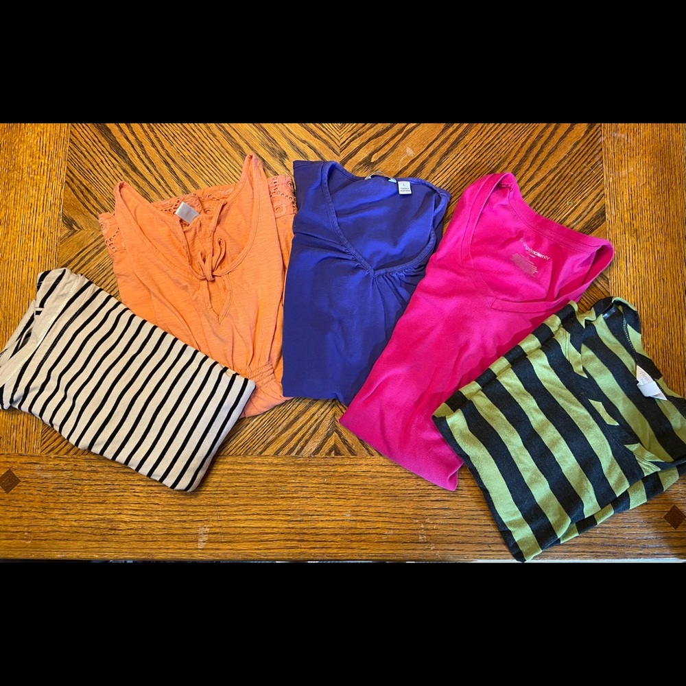 Basic maternity shirt collection